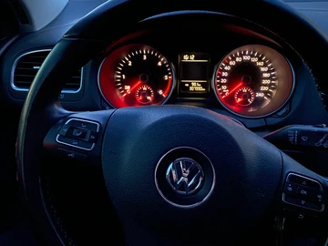 Авто Volkswagen Golf 2010 № 8249189