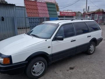 Авто Volkswagen Passat Variant 1988 № 8249561
