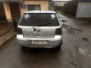 Авто Volkswagen Golf 2000 № 8249801