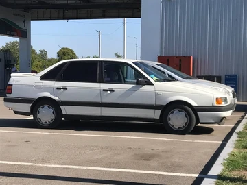 Авто Volkswagen Passat Sedan 1994 № 8250238