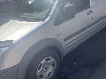Авто Ford Tourneo Connect 2004 № 8250299