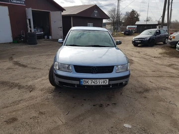 Авто Volkswagen Passat Sedan 1999 № 8250310