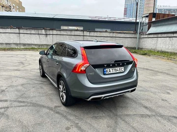 Авто Volvo V60 2016 № 8250627
