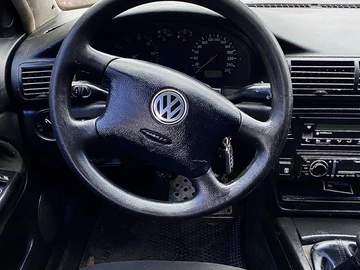 Авто Volkswagen Passat Sedan 2000 № 8250639