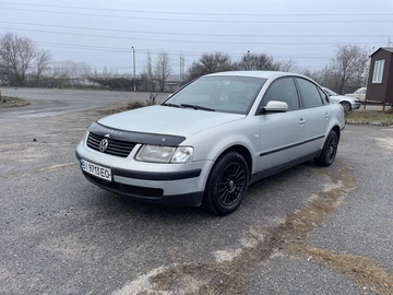 Авто Volkswagen Passat Sedan 2000 № 8251122