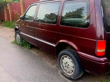 Авто Chrysler Voyager 1993 № 8251693