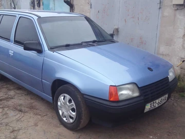 Авто Opel Kadett 1987 № 8251876
