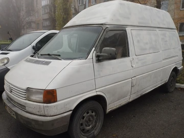 Авто Volkswagen Transporter 1994 № 8251971