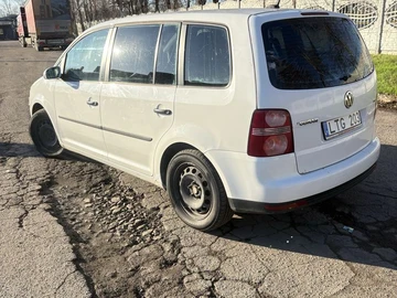 Авто Volkswagen Touran 2008 № 8252424