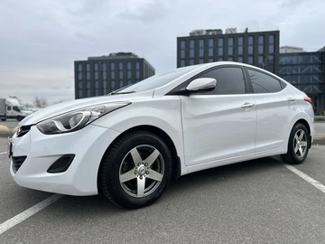 Авто Hyundai Elantra 2013 № 8252530