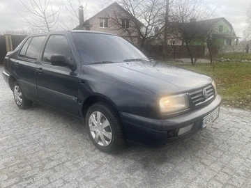 Авто Volkswagen Vento 1992 № 8252548