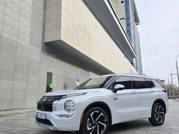 Авто Mitsubishi Outlander 2023 № 8252550
