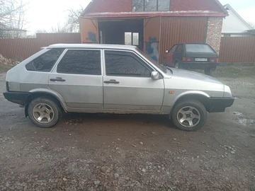 Авто ВАЗ 2109 1992 № 8253933