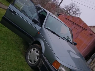 Авто Volkswagen Passat Hatchback 1988 № 8255402