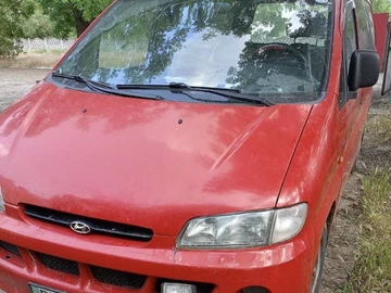 Авто Hyundai H200 2000 № 8255749