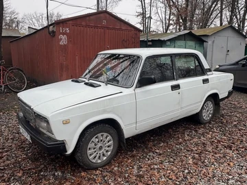 Авто ВАЗ 2107 1988 № 8255806
