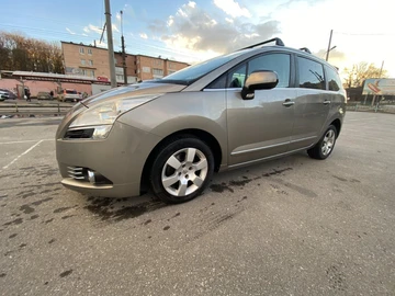 Авто Peugeot 5008 2012 № 8256543
