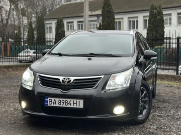 Авто Toyota Avensis Verso 2010 № 8256994