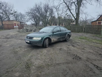 Авто Volkswagen Passat Sedan 1998 № 8257548