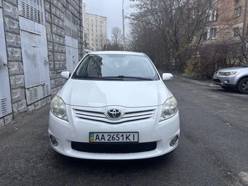 Авто Toyota Auris 2001 № 8257551