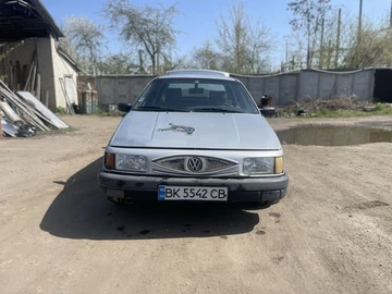 Авто Volkswagen Passat Sedan 1992 № 8257657