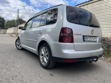 Авто Volkswagen Touran 2008 № 8257953