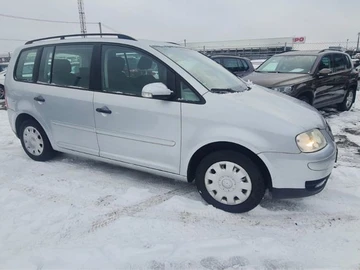 Авто Volkswagen Touran 2007 № 8257981