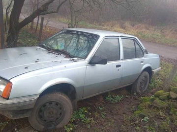 Авто Opel Ascona 1985 № 8258010