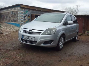 Авто Opel Zafira 2010 № 8258095