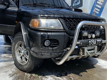 Авто Mitsubishi Pajero 2001 № 8258788