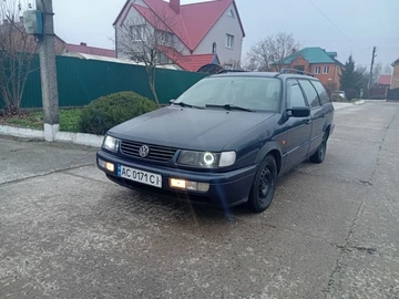 Авто Volkswagen Passat Variant 1995 № 8258925