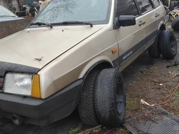 Авто ВАЗ 2109 2001 № 8259565