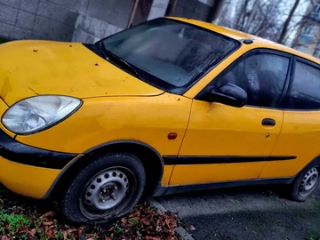 Авто Daihatsu Sirion 1999 № 8259717