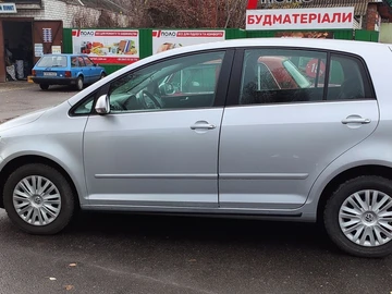Авто Volkswagen Golf Plus 2010 № 8260201