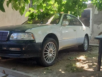 Авто Toyota Crown Majesta 1993 № 8260250