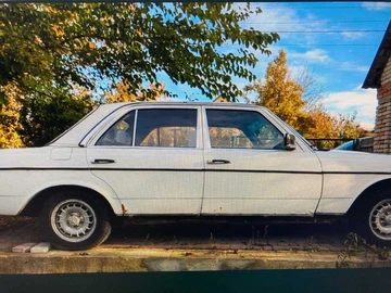Авто Mercedes W123 1978 № 8260253