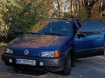 Авто Volkswagen Passat Sedan 1989 № 8260259