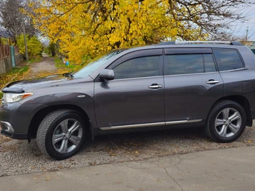 Авто Toyota Highlander 2011 № 8260678