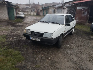 Авто ВАЗ 21099 1992 № 8261118