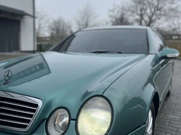Авто Mercedes Clk Серия 2000 № 8261184