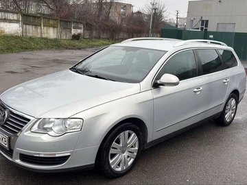 Авто Volkswagen Passat Variant 2010 № 8261195