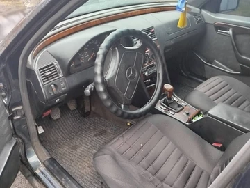 Авто Mercedes 250 1996 № 8261463