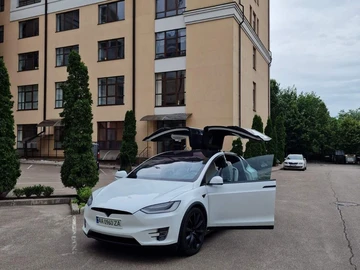 Авто Tesla Model X 2018 № 8261980