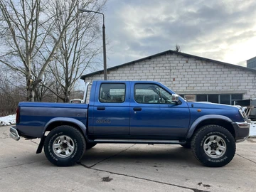 Авто Nissan Navara 2003 № 8262020