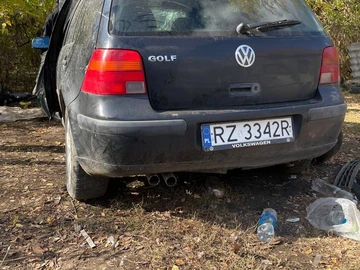 Авто Volkswagen Golf 1998 № 8262494