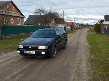 Авто Volkswagen Passat Variant 1993 № 8262714