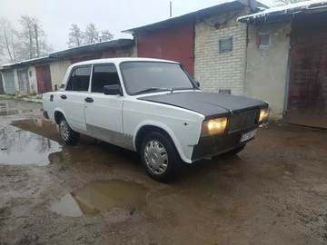 Авто ВАЗ 2107 1985 № 8263281