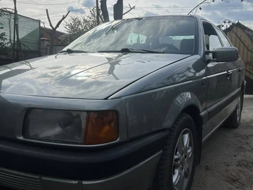 Авто Volkswagen Passat Sedan 1989 № 8263966