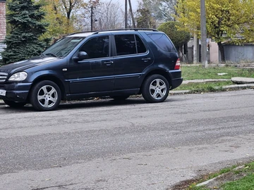 Авто Mercedes Ml Серия 2001 № 8264099