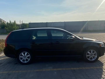 Авто Volvo V50 2010 № 8264710